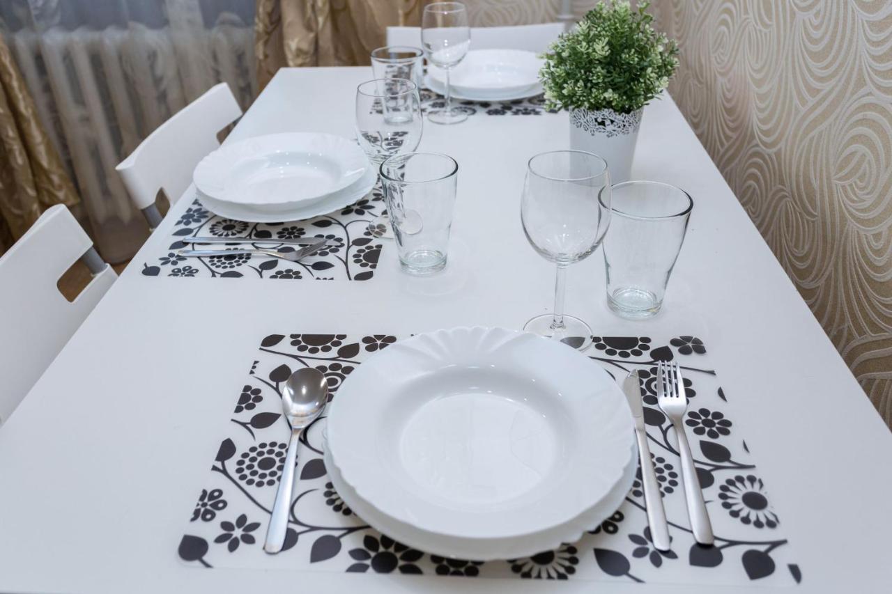 Apartment Near Zybitskaya Минск Экстерьер фото
